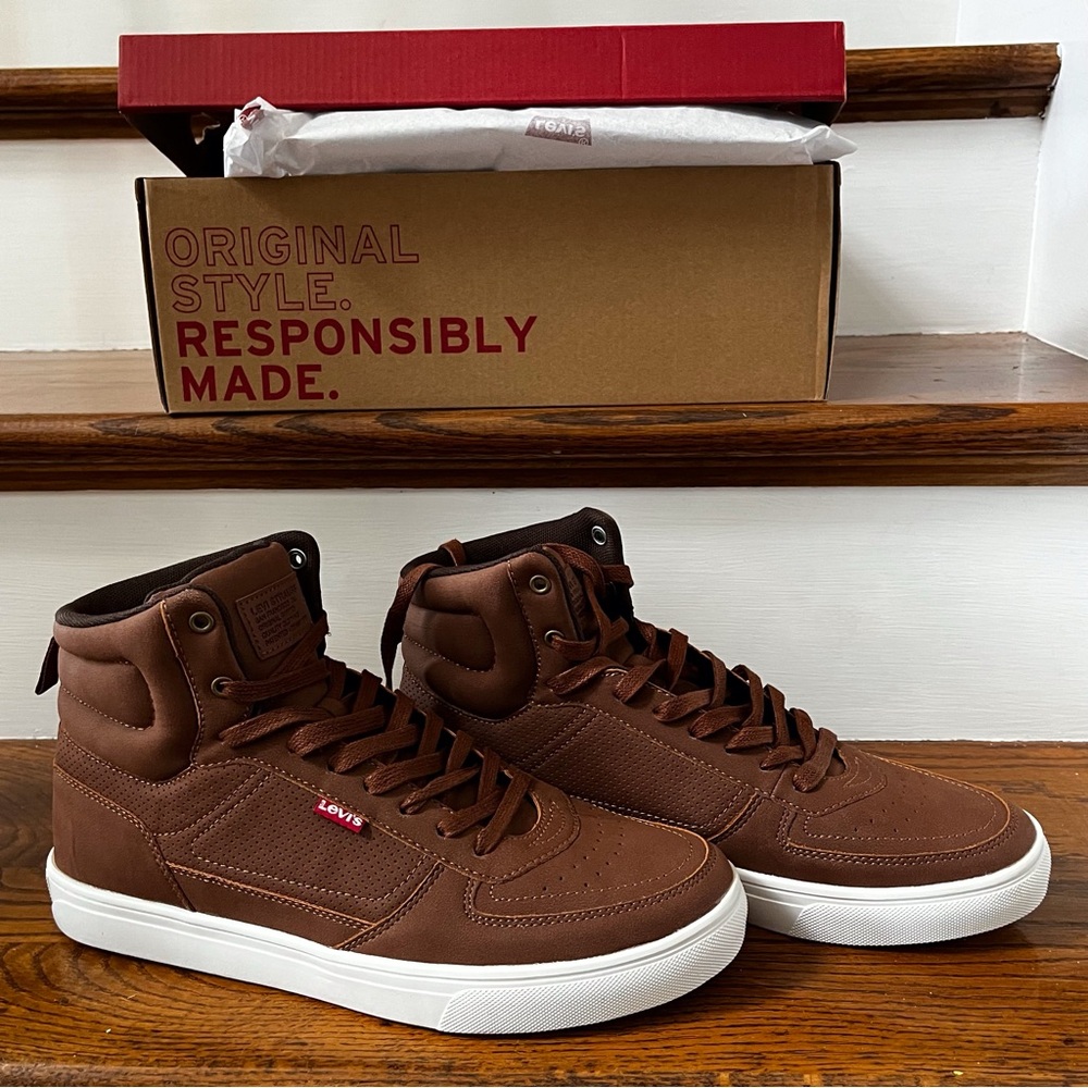 Levi’s NIB Men's Liam Hi Suede High Top Sneakers Size 9 1/2 Tan Brown